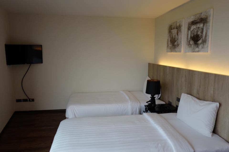 The 28Th Hotel Kanchanaburi Dış mekan fotoğraf